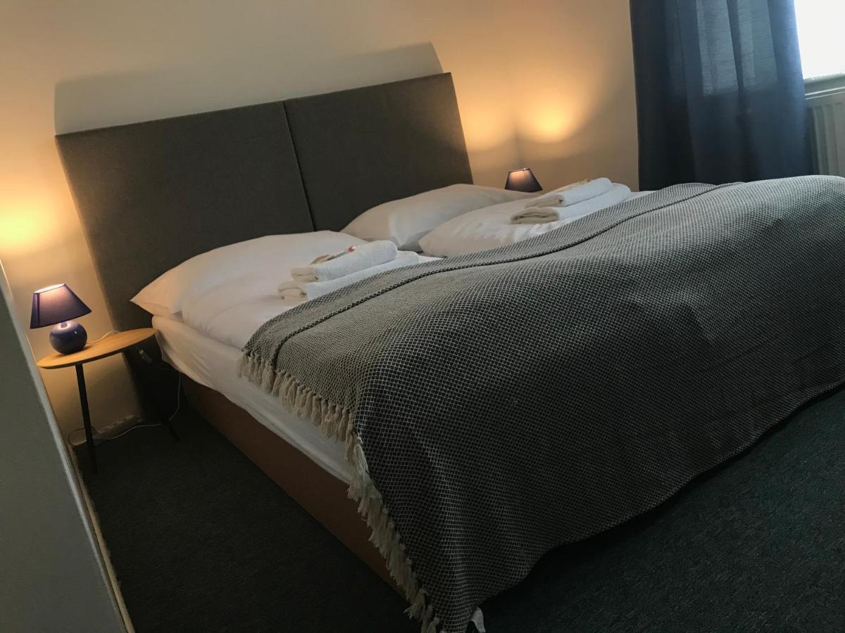 Garni G Hotel Жилина Экстерьер фото