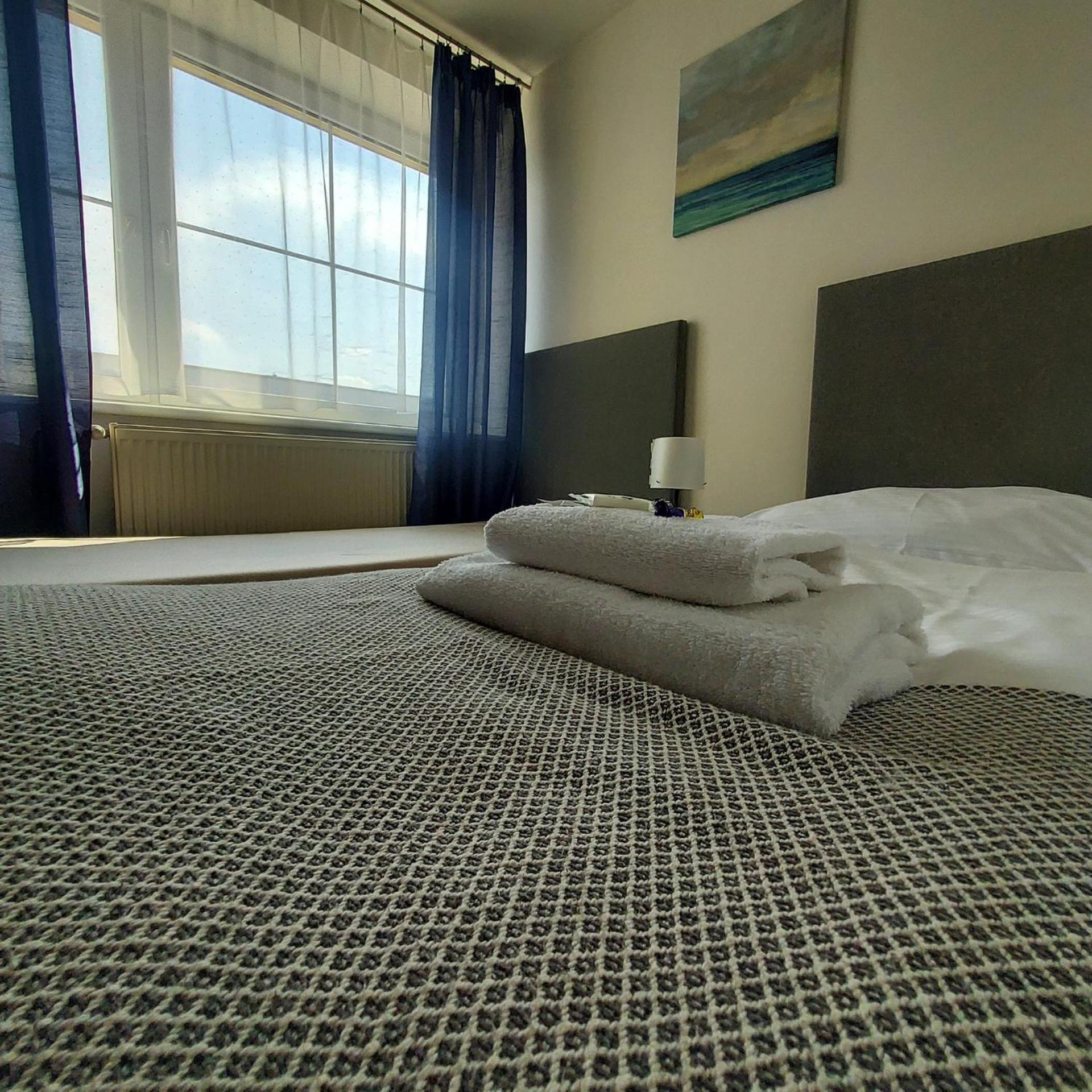 Garni G Hotel Жилина Экстерьер фото