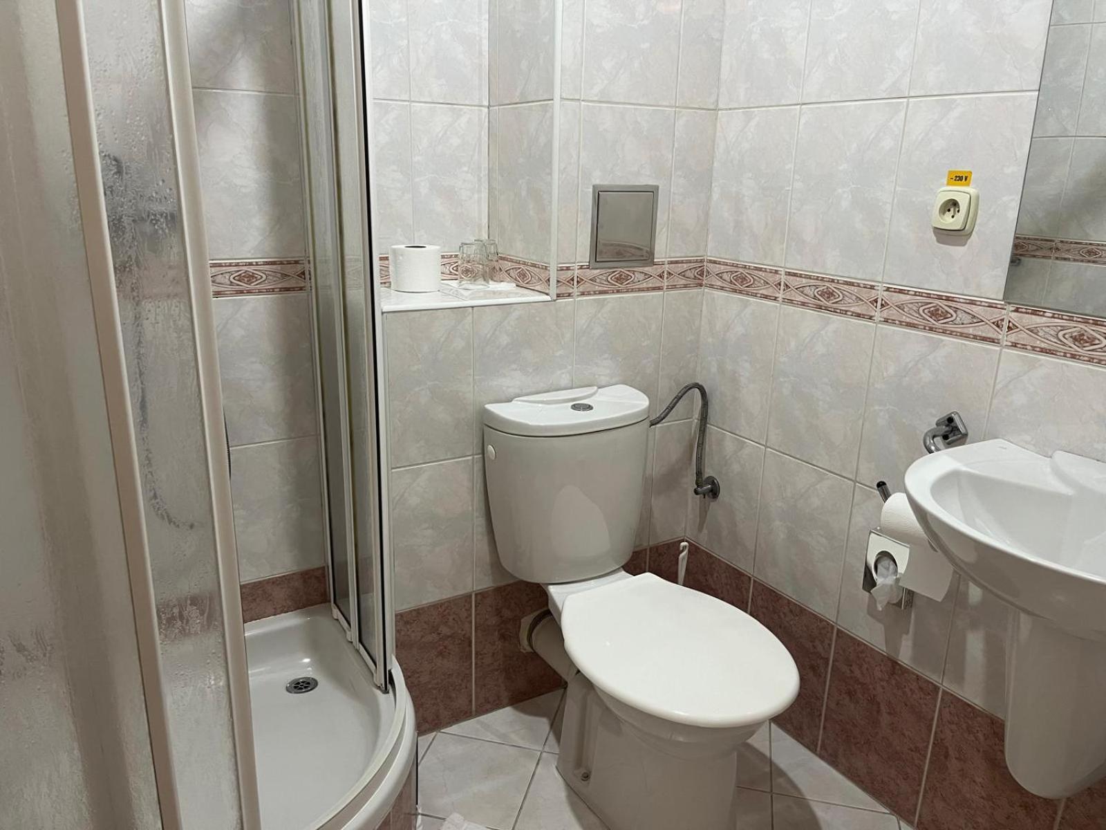 Garni G Hotel Жилина Экстерьер фото