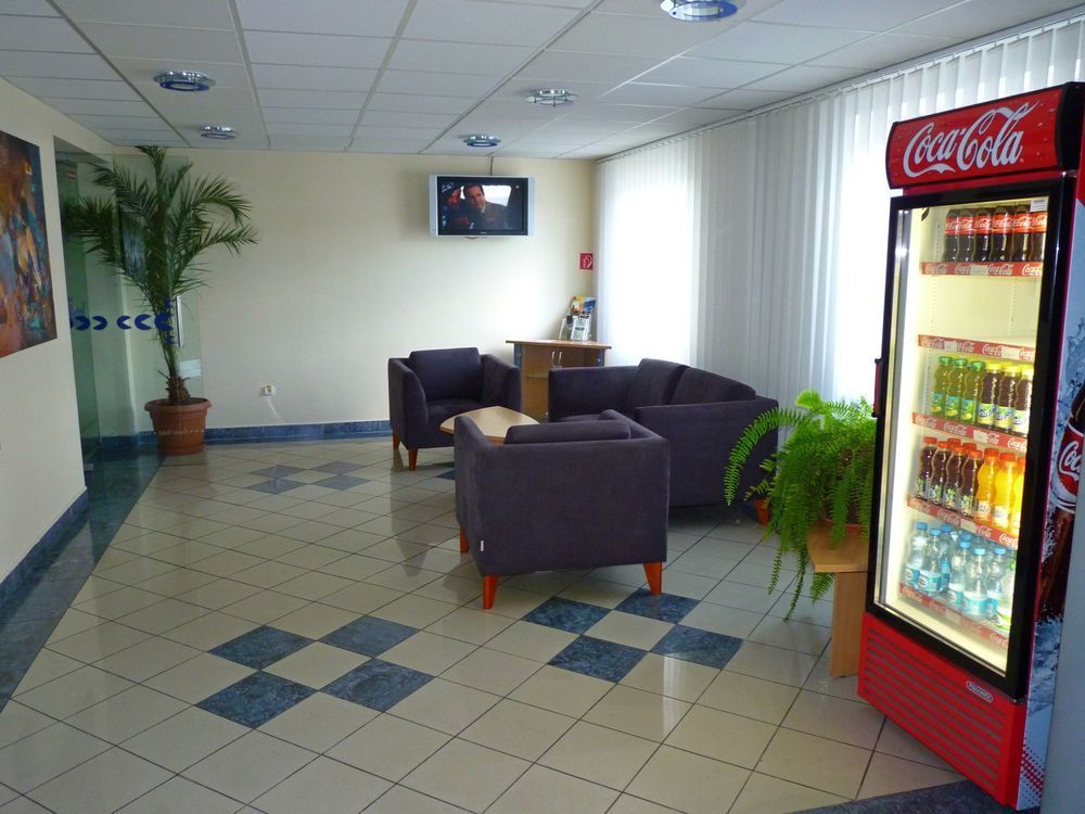Garni G Hotel Жилина Экстерьер фото