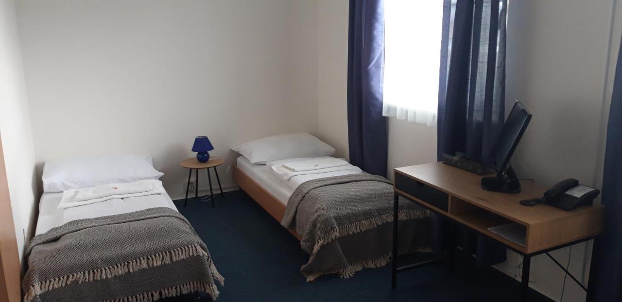 Garni G Hotel Жилина Экстерьер фото